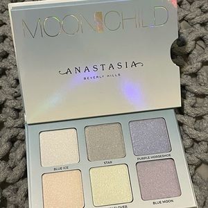 Anastasia Beverly Hills Moonchild Glow Kit